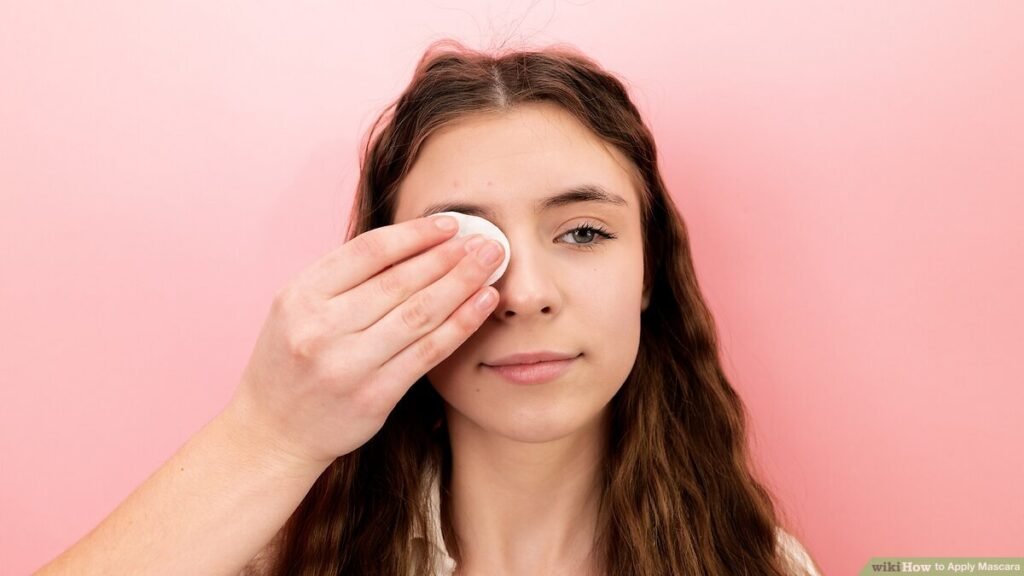 How to Apply Mascara Like a Pro: Step-by-Step Guide